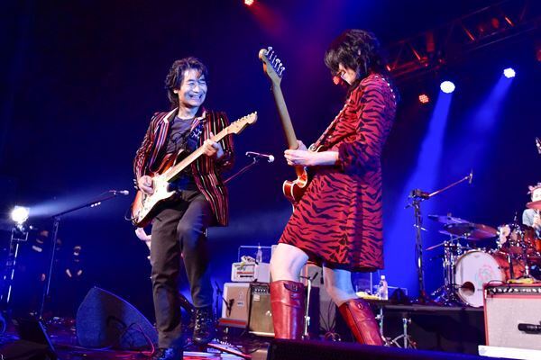 岸谷香感謝祭に根本要、和田唱がゲスト出演！　サプライズが溢れたスペシャルな一夜をレポート！