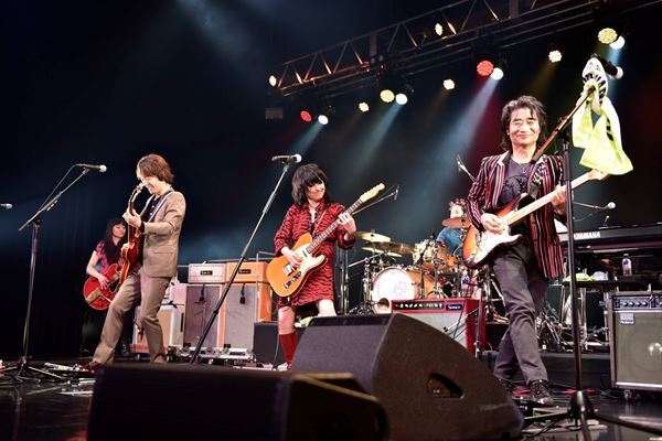 岸谷香感謝祭に根本要、和田唱がゲスト出演！　サプライズが溢れたスペシャルな一夜をレポート！