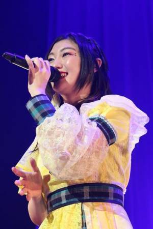 エビ中小林歌穂が7回目の生誕ソロライブ開催、ポルノグラフィティのカバーやウクレレ弾き語りも初披露