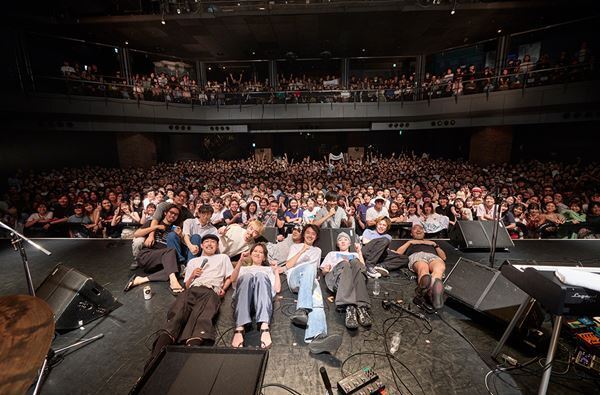 yonawo、鈴木真海子とSkaaiとの対バンツアー東京公演のオフィシャルレポート到着