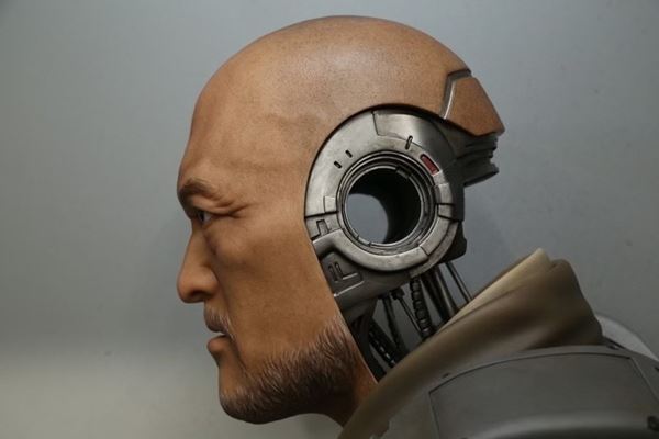 『ザ・クリエイター／創造者』渡辺謙そっくりのスタチュー“謙ドロイド”公開