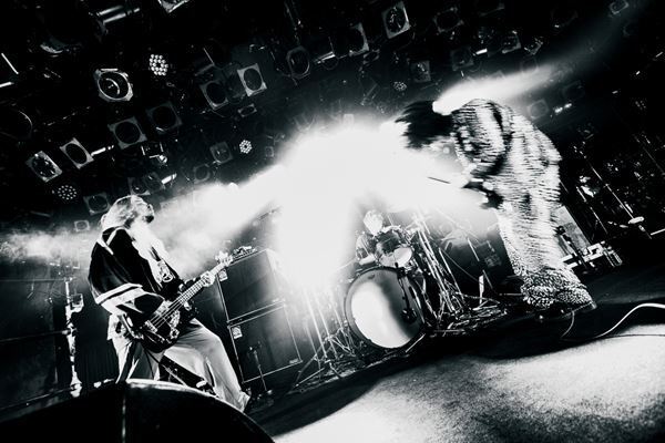 【ライブレポート】新しいロックを感じた、w.o.d.×SIX LOUNGEスプリットツアー『PEAKY BLINDERS』追加公演