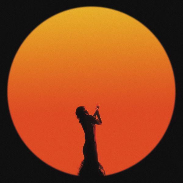 ヒグチアイ、新アルバムのアー写＆ジャケ写公開　弾き語り全国ツアー日程＆会場も発表