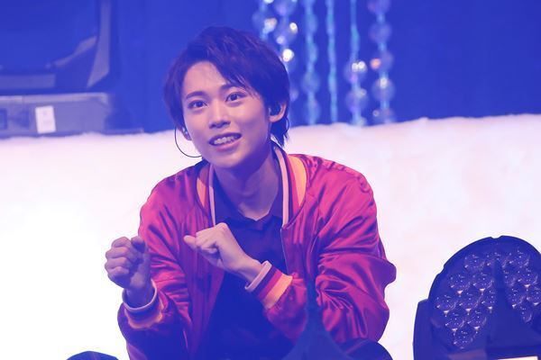 BUDDiiSがクリスマス感満載のワンマンライブを開催「幸せを持って帰ってください」