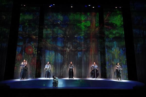 勘九郎「多くのものを感じ取っていただけたら」　“五感を揺さぶる”スペクタクルリーディング『バイオーム』開幕