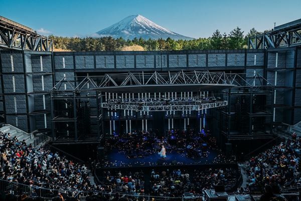 MISIA、愛と平和の願いを込めた『CANDLE NIGHT LIVE』に加藤登紀子、清水ミチコらがゲスト出演