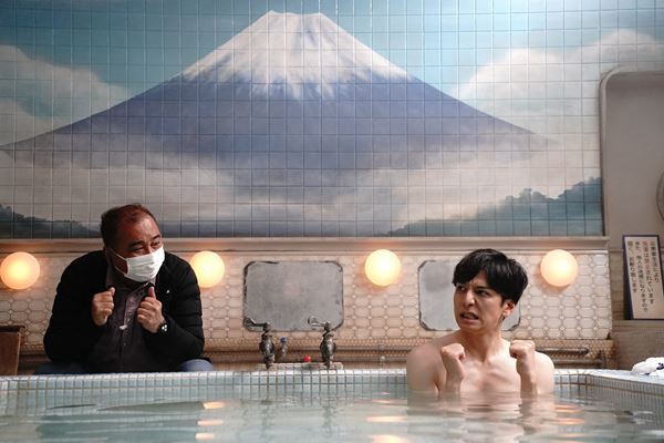 生田斗真×濱田岳×橋本環奈が仲良く談笑　映画『湯道』メイキングカット公開