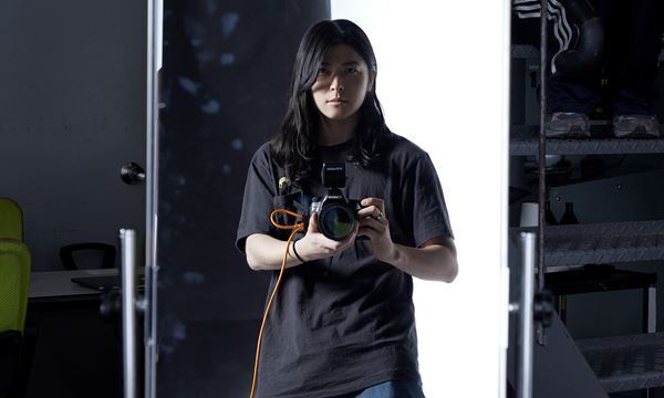 小林私、TVアニメ『ラグナクリムゾン』EDテーマ「鱗角」配信リリース決定