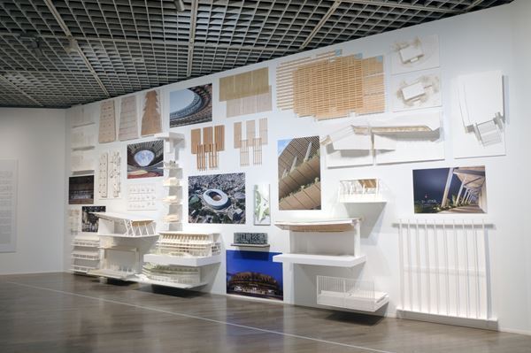 新しい公共建築に必要なのは「ネコの視点」だった！？　東京国立近代美術館『隈研吾展』をレポート！