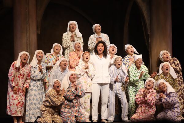 【観劇レポート】異なる文化を持つ者同士が“歌”で繋がる感動を ミュージカル『天使にラブ・ソングを～シスター・アクト～』