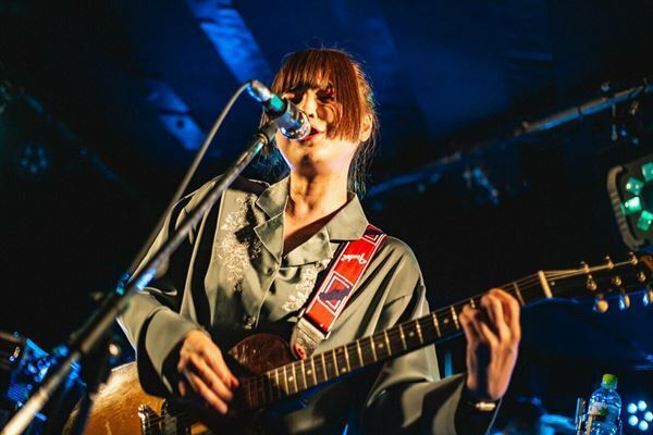 【ライブレポート】『Grasshopper vol.4』MOCKEN×かたこと×ハローモンテスキュー、音楽の力で一体となったフロアが体験した素敵な夜