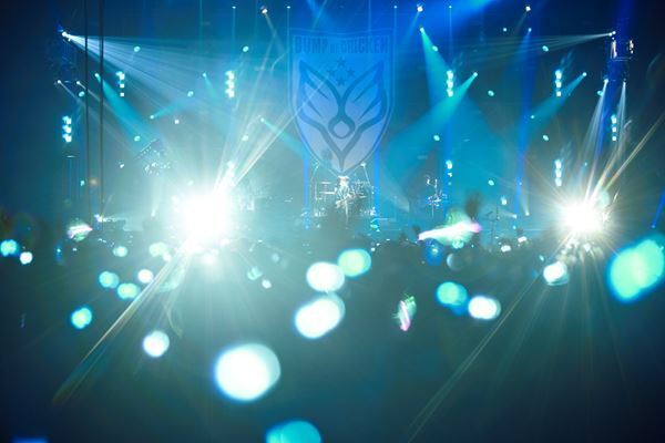 BUMP OF CHICKENが2年8カ月ぶりに有観客ライブ開催、結成25周年を3万人と祝福