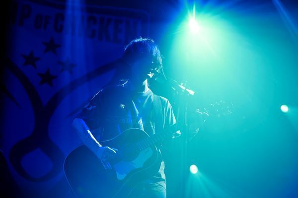 BUMP OF CHICKENが2年8カ月ぶりに有観客ライブ開催、結成25周年を3万人と祝福