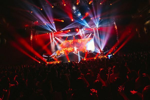 Novel Core、新曲「No Pressure」のライブ映像を公開