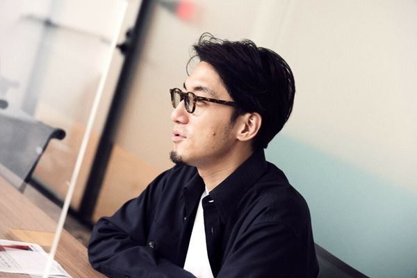 tofubeats、4年ぶりのアルバムと初の書籍を語る「耳が聞こえなくなった時に、鏡が気になるなって」