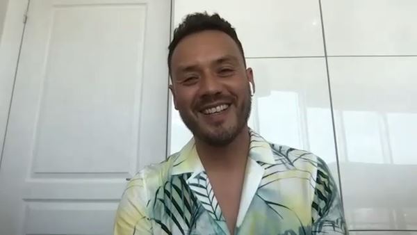 湯山玲子＆高橋愛が『SWAN LAKE ON WATER』の魅力に迫る特別番組の放送が決定