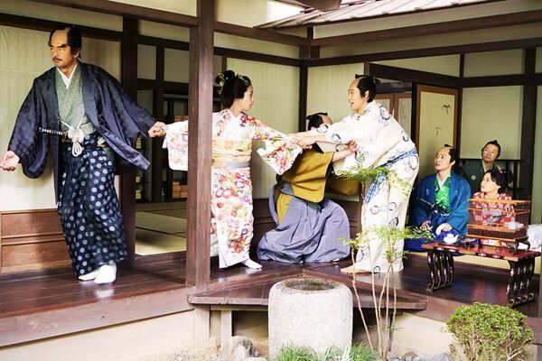 松山ケンイチが“ギャップ演技”で強烈なインパクトを放つ『大名倒産』新たな場面写真公開