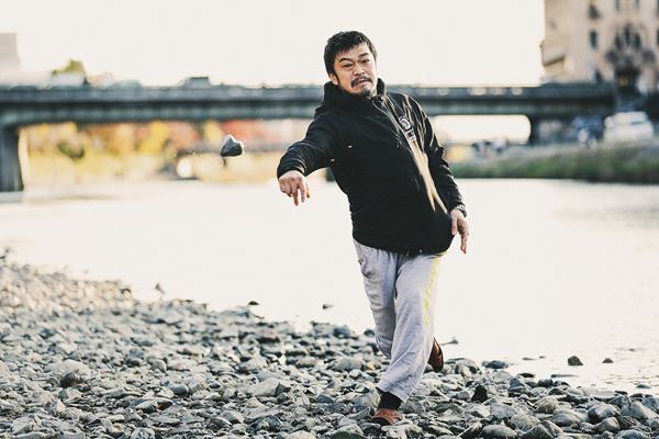 竹原ピストルがMV上映会＆ミニライブの追加公演を発表、6日連続無料配信ライブも