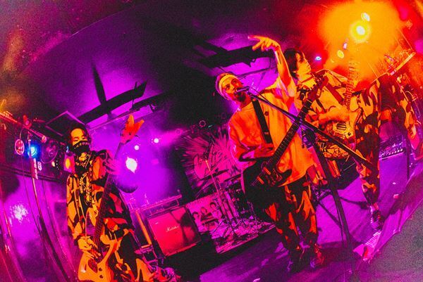 【ライブレポート】Wienners、全国20カ所のツーマンツアー初日　「俺たちの音楽に携わってくれた人を助けたい」