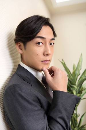 【『スリル・ミー』キャスト対談第2弾】　成河×福士誠治 ～“資本主義の病”を描く旅人ペア～