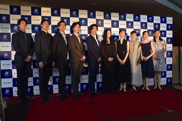 吉田都「演じる楽しさを感じてもらえたら」　新国立劇場バレエ団『白鳥の湖』一年越しの開幕へ