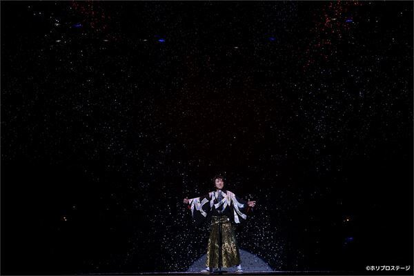 市村正親のひとり芝居『市村座』開幕　40曲超の歴代出演ミュージカルナンバーを披露