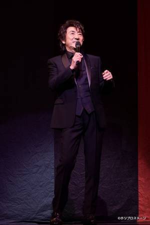 市村正親のひとり芝居『市村座』開幕　40曲超の歴代出演ミュージカルナンバーを披露