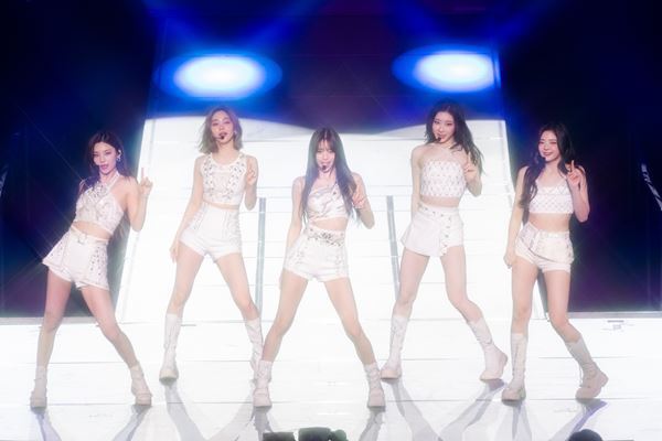 ITZY、初の単独日本公演で全24曲披露　日本1stアルバムの発売を発表