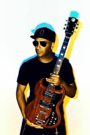 BABYMETAL、新曲「メタり！！(feat. Tom Morello)」配信リリース決定