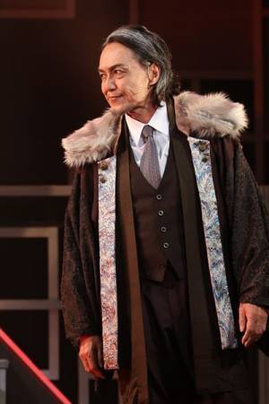 室龍太「ヤバイ作品が世に放たれます！」　昭和の名作映画を舞台化した『危いことなら銭になる』開幕