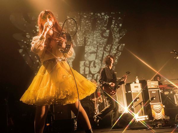GLIM SPANKY、ニューアルバム初回盤収録のライブ映像のダイジェストを公開