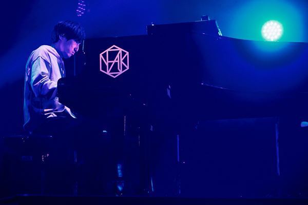 Cö shu Nie×澤野弘之『HIGH FIVE 2022』ラスト福岡公演オフィシャルレポート