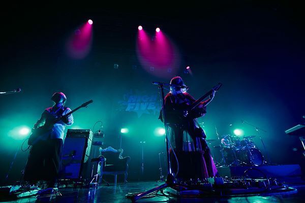 Cö shu Nie×澤野弘之『HIGH FIVE 2022』ラスト福岡公演オフィシャルレポート