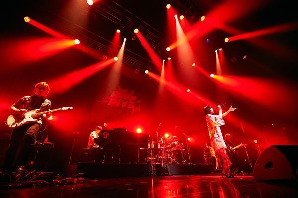 Cö shu Nie×澤野弘之『HIGH FIVE 2022』ラスト福岡公演オフィシャルレポート