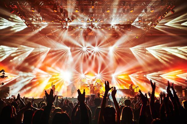 LUNA SEA、13ヵ月ぶりステージで魅せた覚悟と希望 『RELOAD』さいたまスーパーアリーナ公演レポート