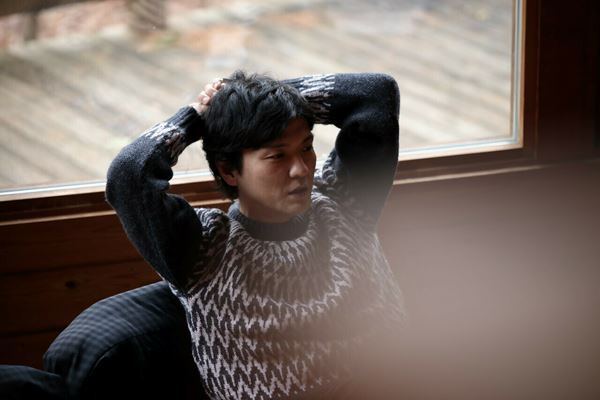 【独占ロングインタビュー】“聴いたことのない「さくら」がここにある”　 森山直太朗、20周年を締めくくる弾き語りベストアルバムを語る