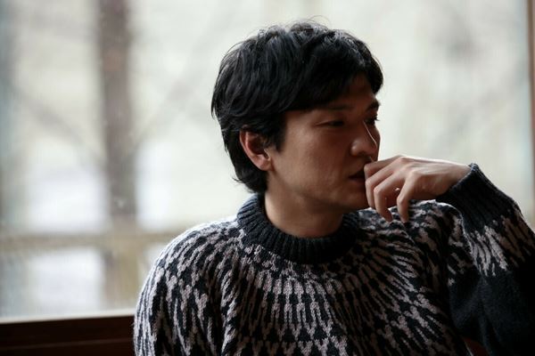 【独占ロングインタビュー】“聴いたことのない「さくら」がここにある”　 森山直太朗、20周年を締めくくる弾き語りベストアルバムを語る