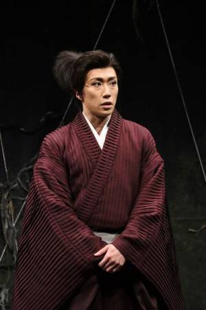 早乙女太一＆倉科カナ『蜘蛛巣城』開幕、人間の“業”を若々しい夫婦に乗せて