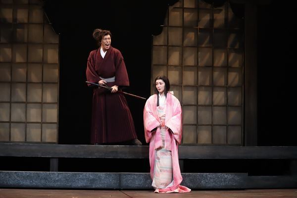 早乙女太一＆倉科カナ『蜘蛛巣城』開幕、人間の“業”を若々しい夫婦に乗せて