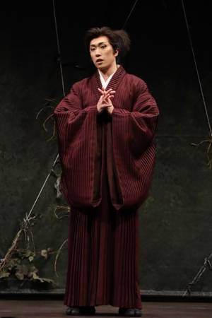 早乙女太一＆倉科カナ『蜘蛛巣城』開幕、人間の“業”を若々しい夫婦に乗せて