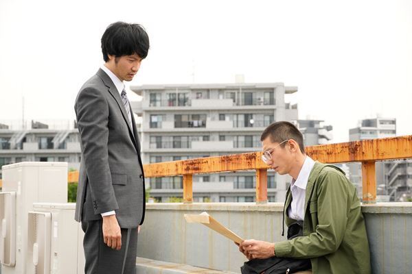 スパイ捜査の成否に揺れるWOWOWドラマ『邪神の天秤 公安分析班』。クールビューティー松雪泰子の静かな熱演に注目