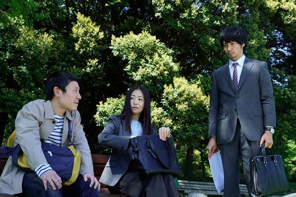 スパイ捜査の成否に揺れるWOWOWドラマ『邪神の天秤 公安分析班』。クールビューティー松雪泰子の静かな熱演に注目