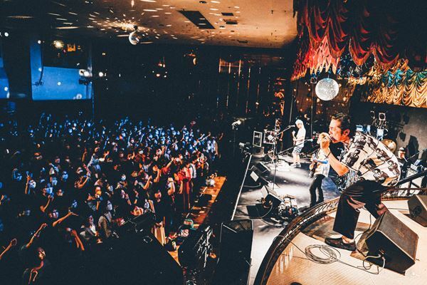 怒髪天、ワンマンライブ『ドハツの日』オフィシャルレポ「ほんとありがとう、待った甲斐があった」