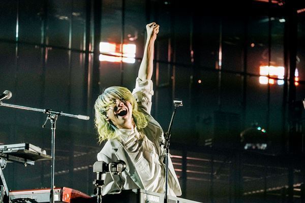 Mrs. GREEN APPLE、フェーズ2の開幕を告げるアリーナ公演『Utopia』オフィシャルレポ