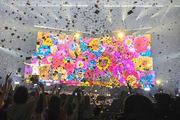 Mrs. GREEN APPLE、フェーズ2の開幕を告げるアリーナ公演『Utopia』オフィシャルレポ