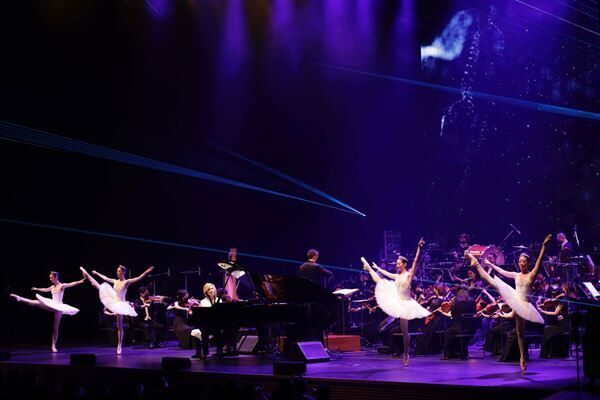 YOSHIKI、4年ぶりとなるクラシカル公演が開幕「ファンのみんなの声と音楽が僕を助けてくれた」