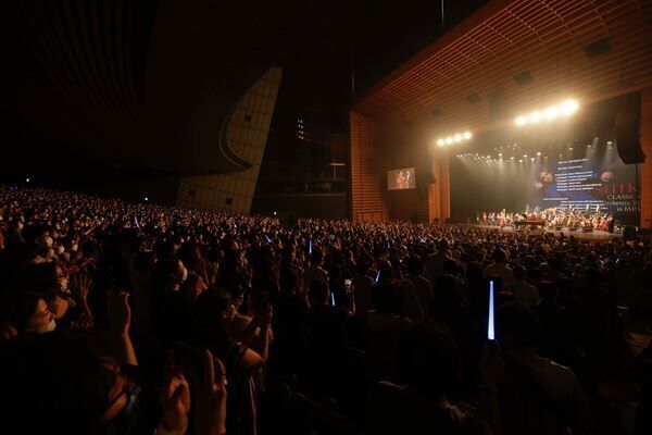 YOSHIKI、4年ぶりとなるクラシカル公演が開幕「ファンのみんなの声と音楽が僕を助けてくれた」