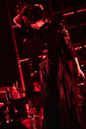 家入レオ、デビュー10周年記念ライブで全国ツアー開催をサプライズ発表「音楽ってなんておもしろいんだ！」