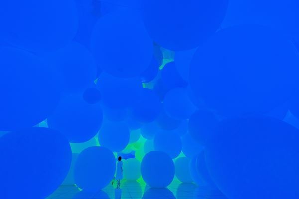 「チームラボプラネッツ」2027年末まで会期延長　新たな光の作品も公開