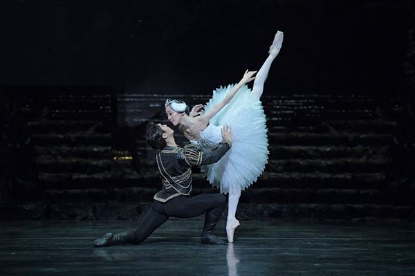 新国立劇場バレエ団の2021/2022シーズン開幕公演ピーター・ライト版『白鳥の湖』観劇レポート